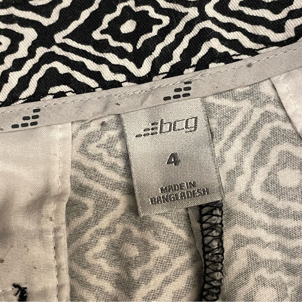 bcg Chino shorts Womens Size 4 black and white print geometric modern - Picture 7 of 11
